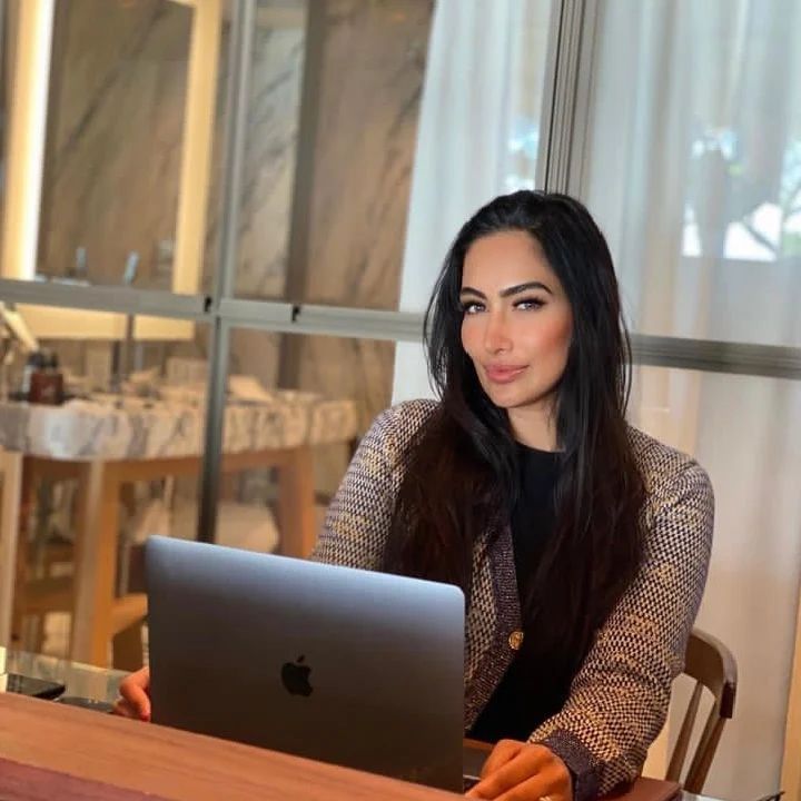 Aisha Khan - Zevy Resumes Client